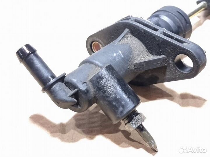 Главный цилиндр сцепления Kia Sportage 2.0 G4GC