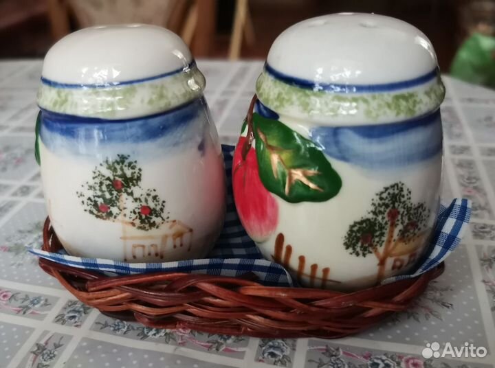 Набор баночек для специй