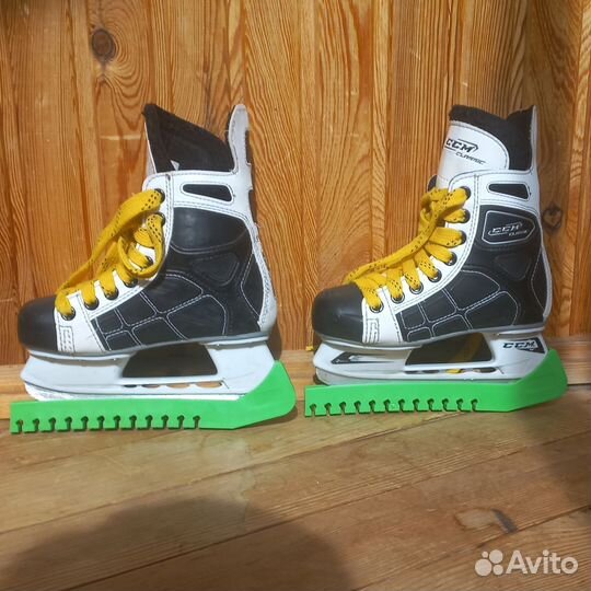 Детские хоккейные коньки ccm