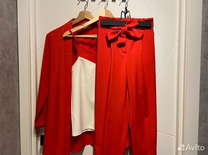 Брючный костюм женский тройка летний кэжуал 42