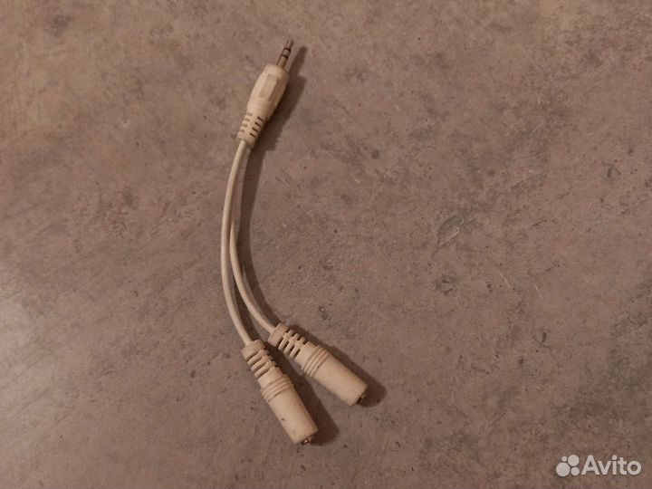 Различные провода для сети 220 и аудио