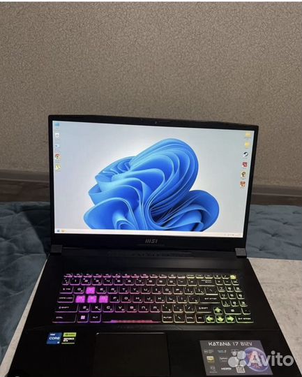 Ноутбук msi Katana 17 b12v