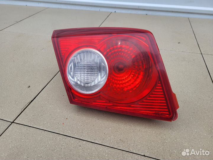 Фонарь задний левый внутренний Chevrolet Лачетти