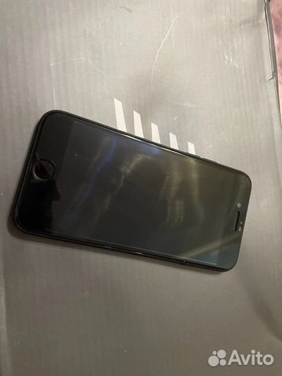 Телефон iPhone 7