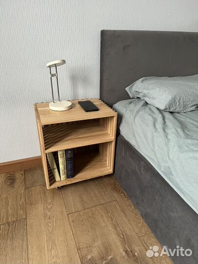 Тумбочка прикроватная из массива дуба