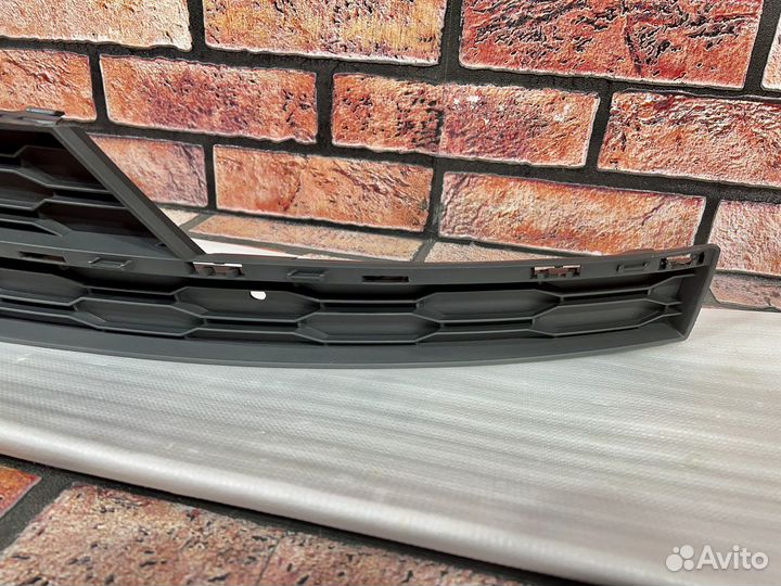 Рамка накладка птф левая Skoda Octavia A7
