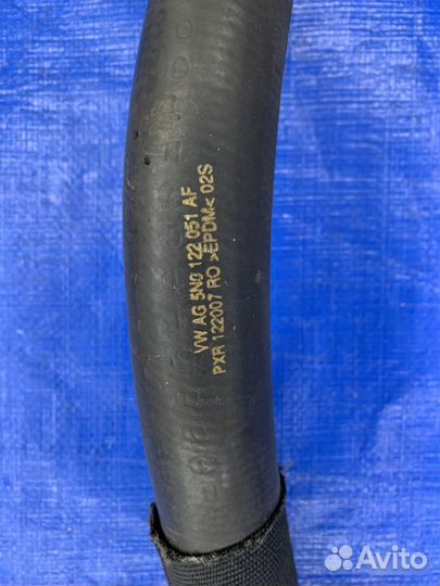 Патрубок шланг охлаждения нижний Tiguan 2л