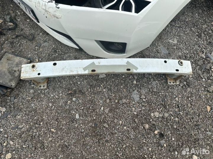 Усилитель бампера передний Toyota Corolla E180