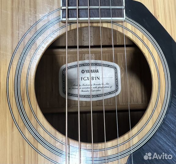 Гитара Yamaha FGX-B1N