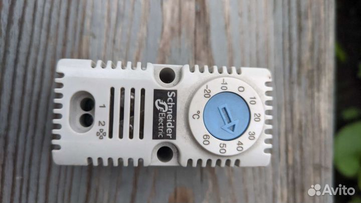 Термостат с но контактом