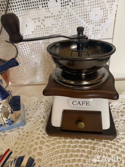 Кофемолка ручная, Голландия и другие предметы