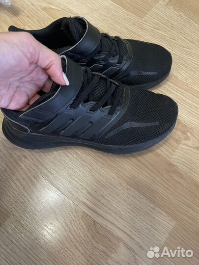 Кроссовки adidas оригинал