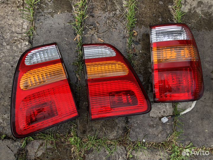 Задний фонарь стоп сигнал Ленд Крузер 100