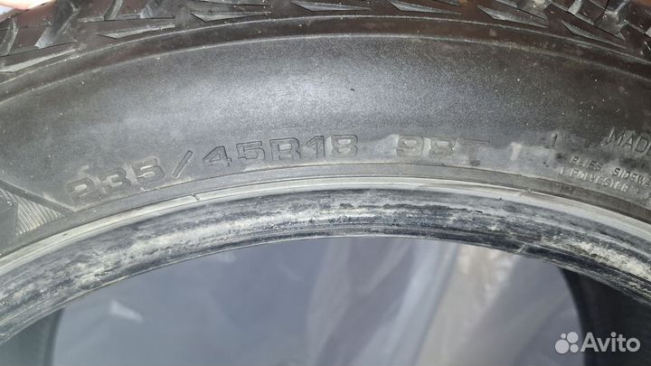 Goodyear UltraGrip Ice 2 235/45 R18 98T