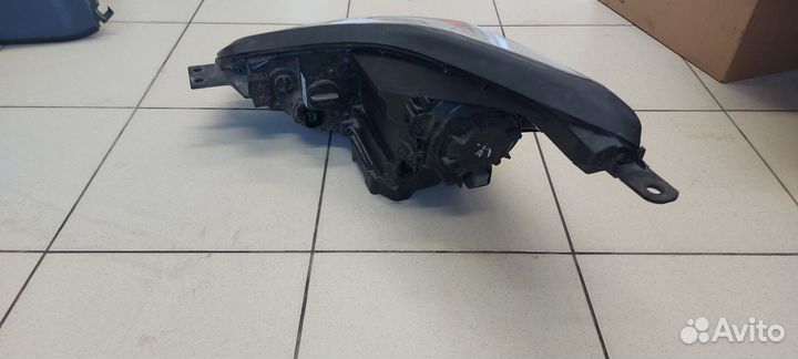 Фара передняя правая Kia Sportage 4 Киа Спортейдж