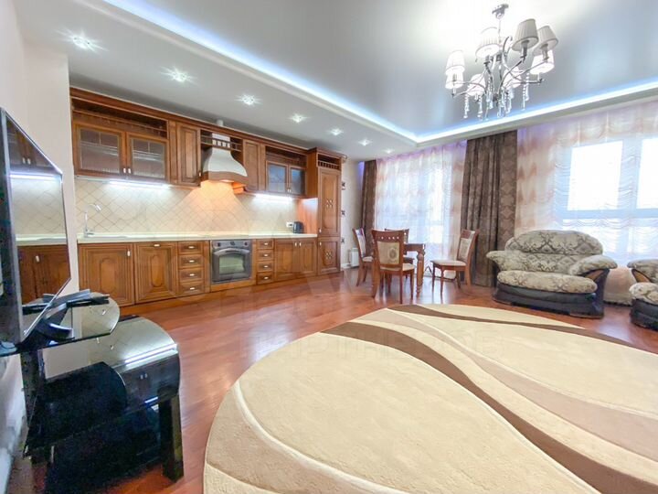 3-к. квартира, 90 м², 2/14 эт.