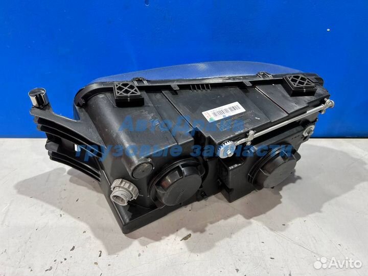 Фара Howo T5G и Sitrak C7H правая