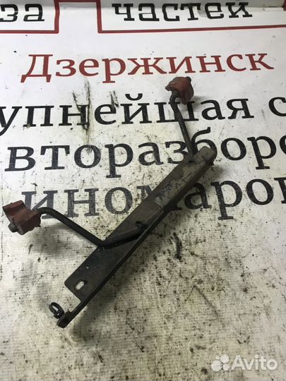 Кронштейн глушителя Land Rover Freelander II реста