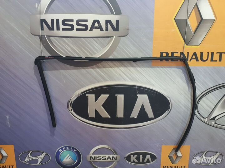 Уплотнитель перед проема стекла двери Nissan note