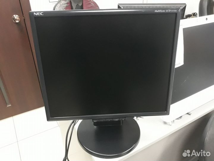 Монитор LCD NEC 195VXM+ со звуком 19''