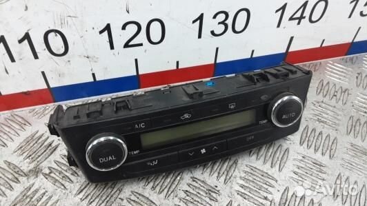 Блок управления печки и климат-контроля toyota ave