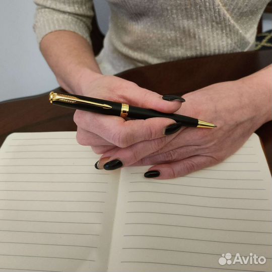 Ручка шариковая подарочная