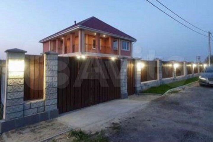 Коттедж 251 м² на участке 10 сот.