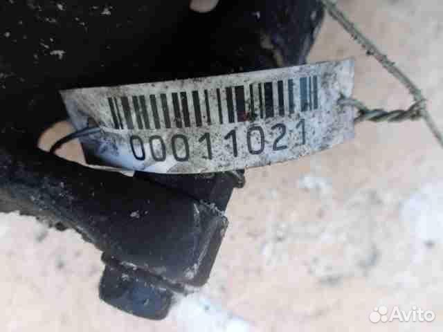 Суппорт передний правый Mercedes-Benz C-Class