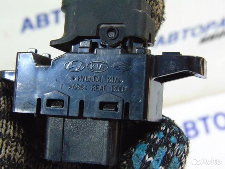 Кнопка стеклоподъемника для Hyundai Solaris 1 201