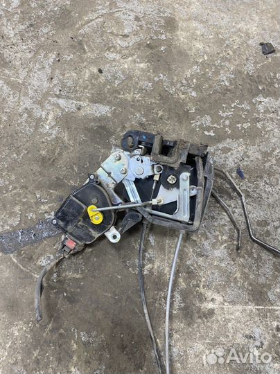 Kia rio 2 замок двери передний левый