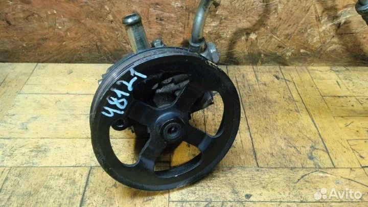 Насос гидроусилителя Mitsubishi Delica 2008