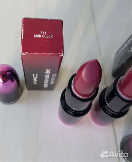 MAC Love me lipstick оттенок 422