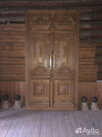 Дверь парадная дубовая