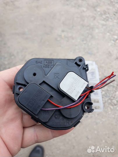 09-11 Камри Моторчик зеркала правого Рест Camry 40