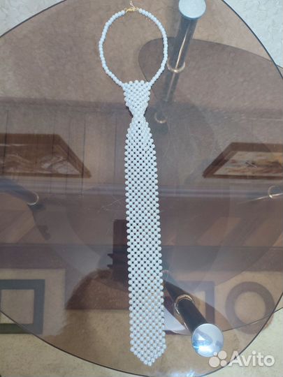 Галстук из бусин