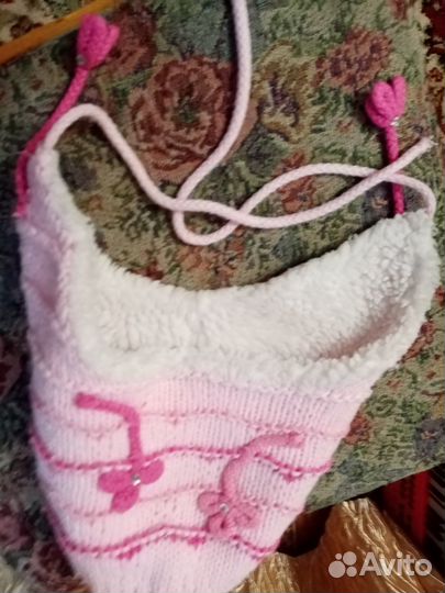 Детская шапка для девочки на 4-5 лет