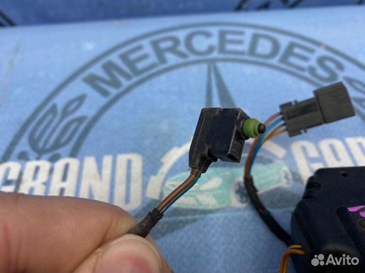 Активатор Mercedes-Benz E-Class W211 112.949 3.2