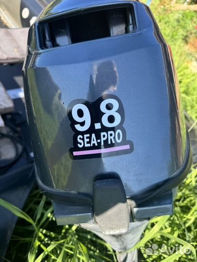 Надувная лодка с мотором 9.8