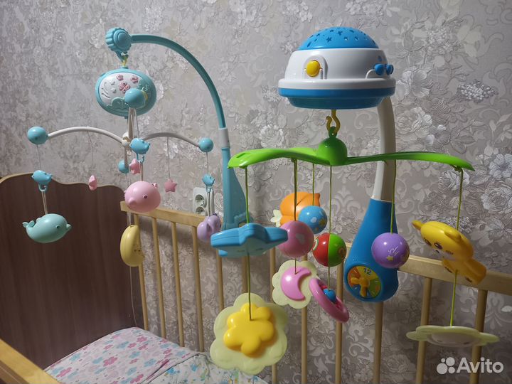 Детская кроватка с матрасиком