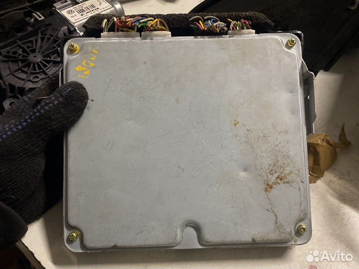 Блок управления двигателем Toyota Celica 1.8