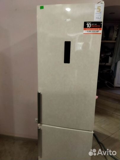 Продам холодильник Whirlpool