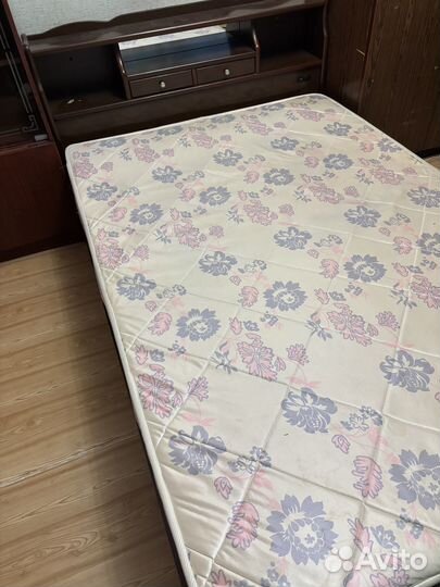 Кровать двухспальная с матрасом бу