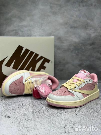 Air Jordan 1 Low x Travis Scott «Sail/Shy Pink»