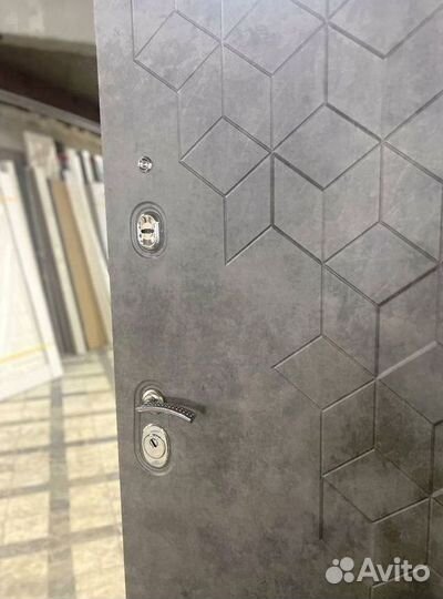 Дверь входная металлическая \