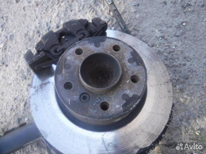 Стойка амортизатора передняя правая BMW 3