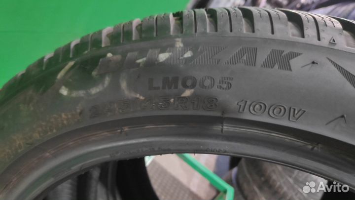 Bridgestone Blizzak LM-005 245/45 R18 100V