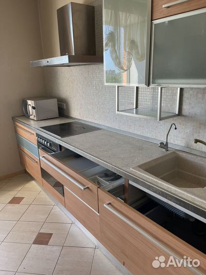 Кухонный гарнитур с техникой бу