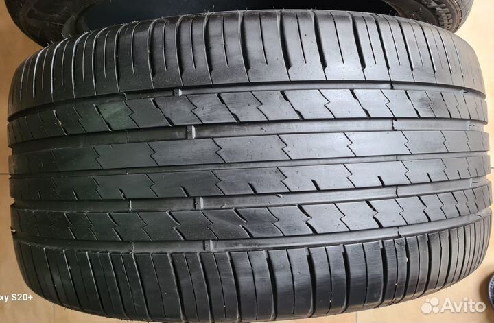 Tracmax X-Privilo RS01+ 275/40 R20 и 315/35 R20