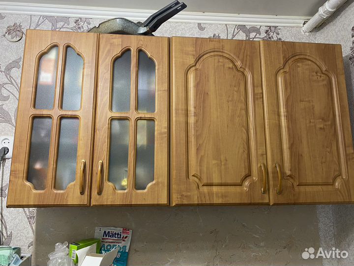 Кухонный гарнитур бу с раковиной и смесителем