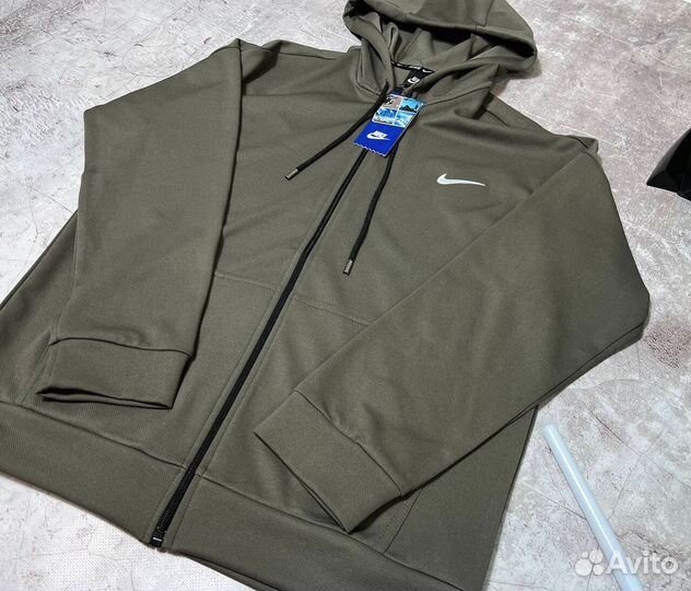 Спортивные костюмы Nike